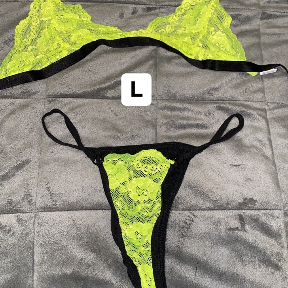 Clothes - Picture 2 of 16